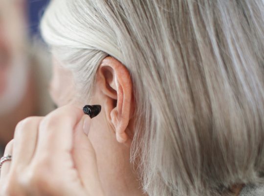 starkey onzichtbare hoortoestellen horend goed