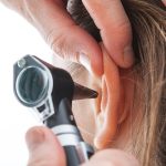 Sapevi che gli audiologi non si limitano a fare i test dell’udito?