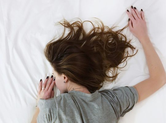 gehoorverlies en vermoeidheid waarom luisteren zoveel energie kost